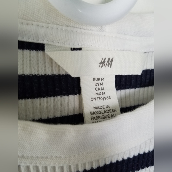 EUC H&M Ribbed Striped Navy White Long Sleeve shirt size Medium - Picture 2 of 4